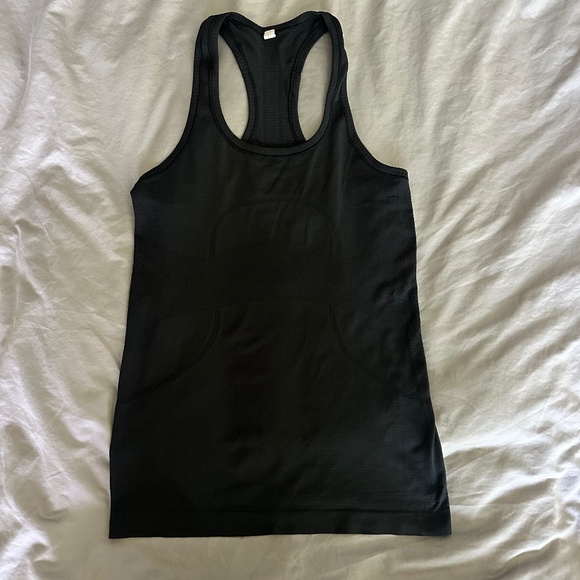 Women’s Lululemon black swiftly tech racerback hip length tank top size 6 - Picture 1 of 3
